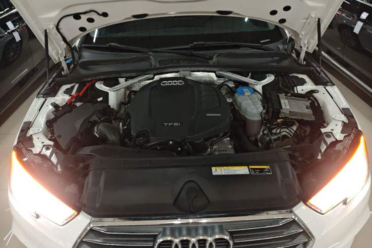 Used Audi A4L 2018 30th Anniversary Edition 40 TFSI Fashion Model
