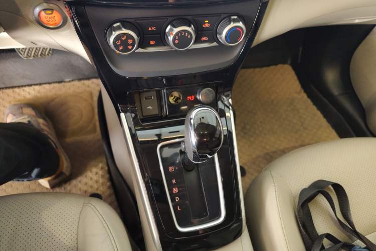 Used Nissan Sylphy 2019 1.6XV CVT Smart Connect Luxury Edition China VI Standard