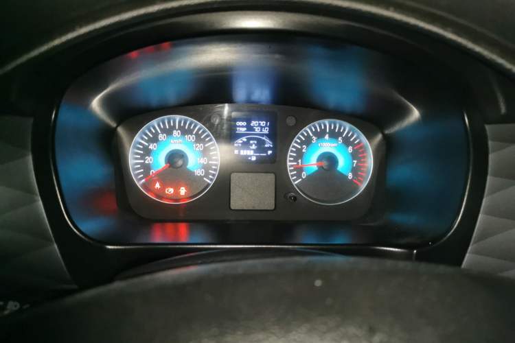 Used Jinbei Gold Hiace M Classic 2022 Panda Edition 1.5L Travel Lion Passenger Van 6 Seats