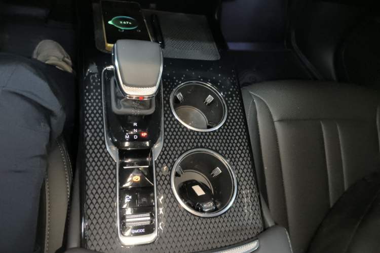 Used Hongqi HS3 2023 1.5T Two-Wheel Drive Shanwei Edition
