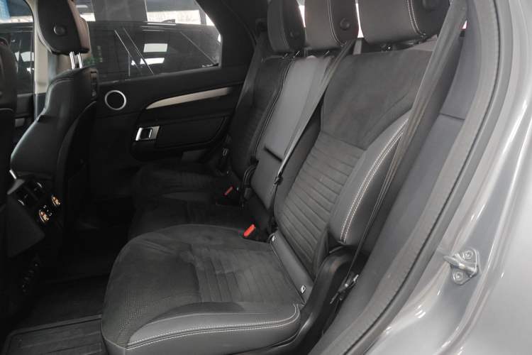 Used Land Rover Discovery 2021 360 PS R-Dynamic S