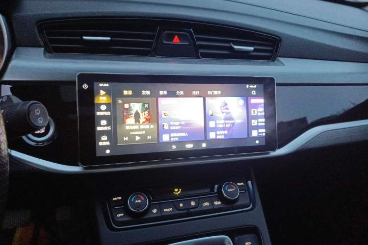 Used Geely Auto Emgrand X7 Sport 2022 1.8TD DCT Zhiya Trim