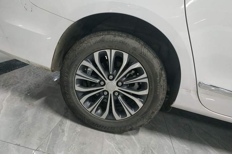 Used Buick GL8 2021 Land Cruiser Executive Class 652T Luxury Model
