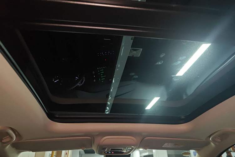 Used Buick Envision 2023 Encore S 652T Two-Wheel-Drive Luxury Model
