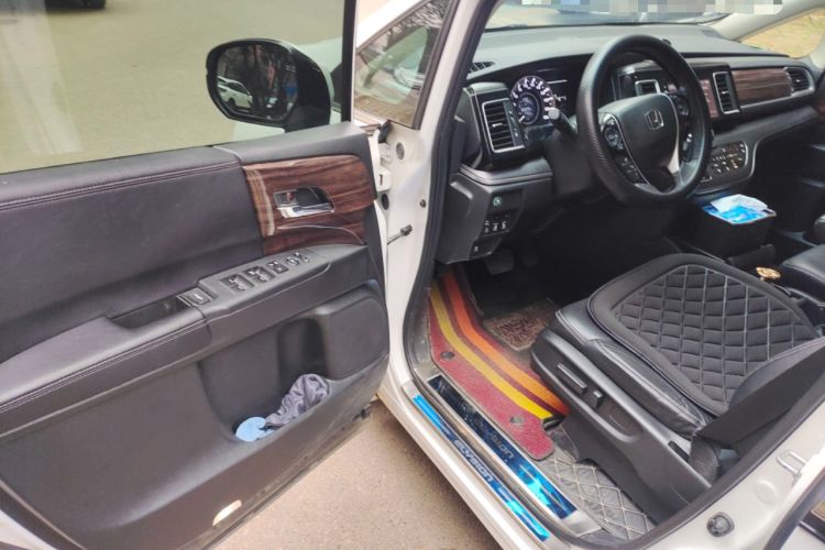 Used Honda Elysion 2016 2.4L Style Edition
