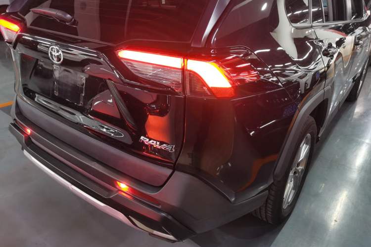 Used Toyota RAV4 2020 2.0L CVT Two-Wheel Drive Fashion Edition
