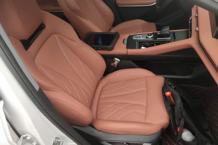 Used Changan CS75 PLUS 2024 3rd Generation Champion Edition 1.5T Intelligent Drive Dynamic Model
