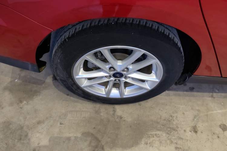 Used Ford Focus 2015 Sedan EcoBoost 125 Automatic Supreme Style Edition
