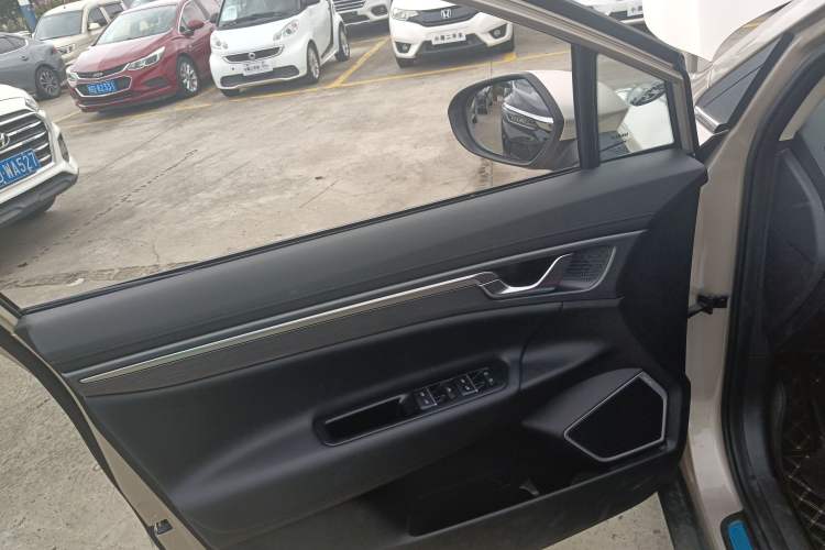 Used Geely Auto Emgrand GS 2020 1.4T CVT Ya
