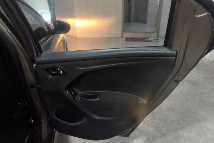 Used Peugeot 301 2014 1.6L Manual Comfort Edition
