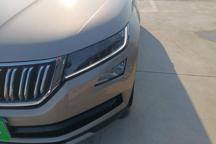 Used Skoda Kodiaq 2021 TSI330 5-Seater Two-Wheel-Drive Luxury Plus Edition
