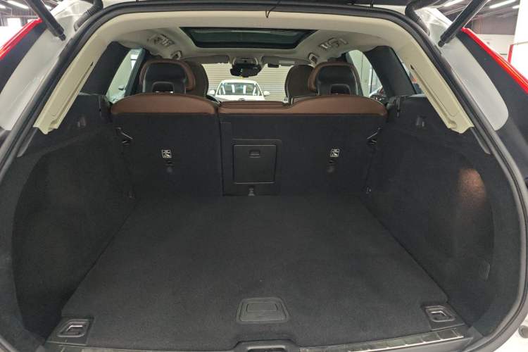 Used Volvo XC60 2019 T5 4x4 Zhiyuan Edition China VI Standard