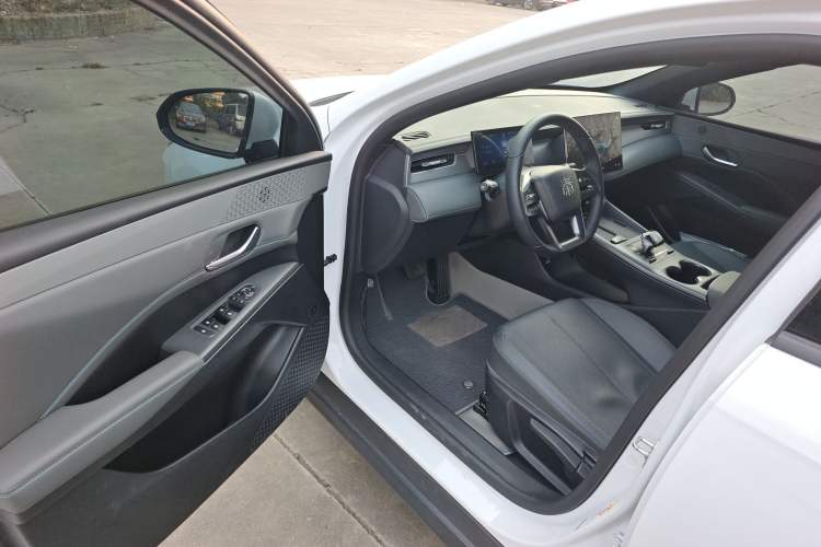 Used BYD Qin PLUS 2025 EV Smart Drive Edition 420KM Leading Model