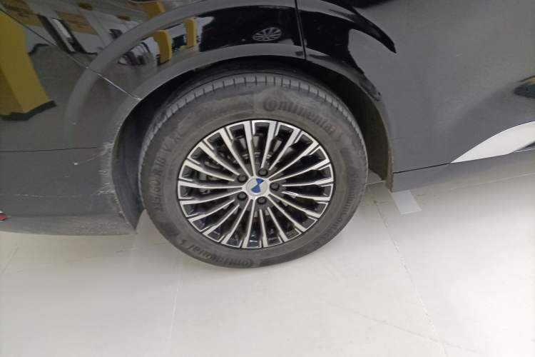 Used Denza D9 2025 DM-i Intelligent Drive 1020 Four-Wheel Drive Flagship Model