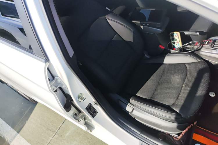 Used Hyundai Elantra 2016 1.6L Automatic ZhiXuan – Elite Version