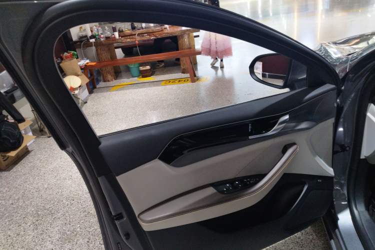 TDK.VehicleDetails.img