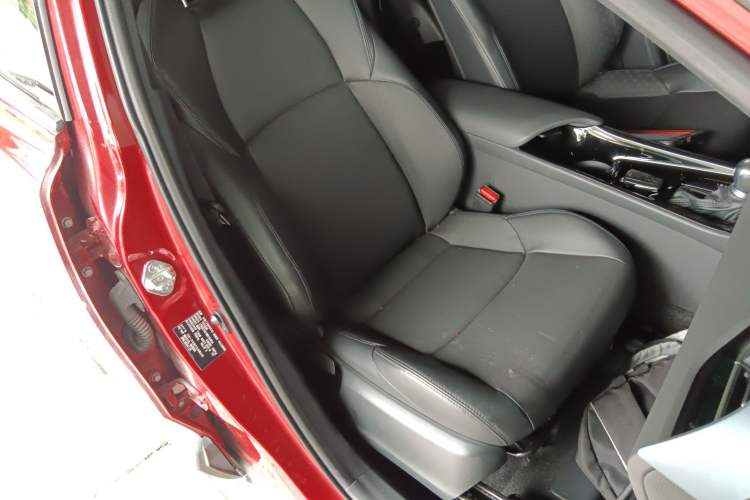 Used Toyota IZOA 2021 2.0L Yichi Version
