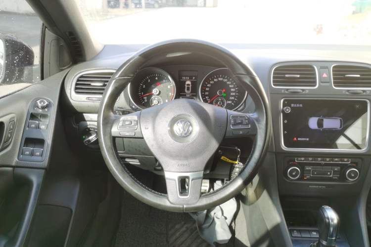 Used Volkswagen Golf 2012 1.4TSI Luxury Convertible Edition
