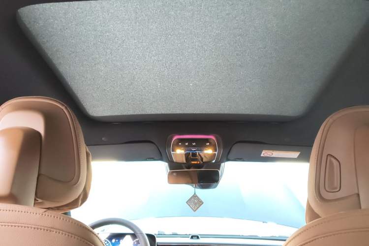 Used Mercedes-Benz E-Class 2025 Facelift E 300 L Luxury Edition
