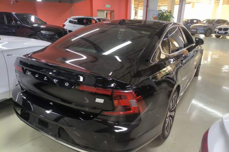 Used Volvo S90 New Energy 2022 Restyled T8 E-Drive Hybrid Zhiyi Luxury Edition
