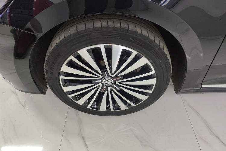 Used Volkswagen Passat 2019 330TSI Luxury Edition China VI Standard
