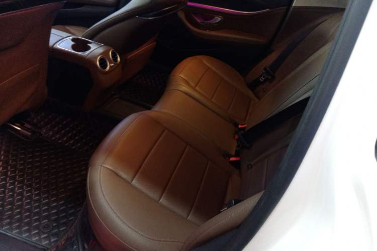 Used Mercedes-Benz E-Class 2019 E 300 L Sporty and Stylish Model
