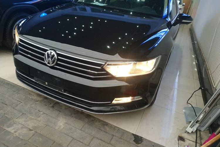 Used Volkswagen Magotan 2017 330TSI DSG Leading Model
