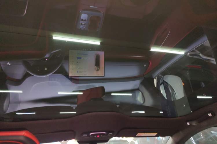 Used  SU7 2024 Rear-Drive Ultra-Long Range Advanced Pro-Level Intelligent Driving Version
