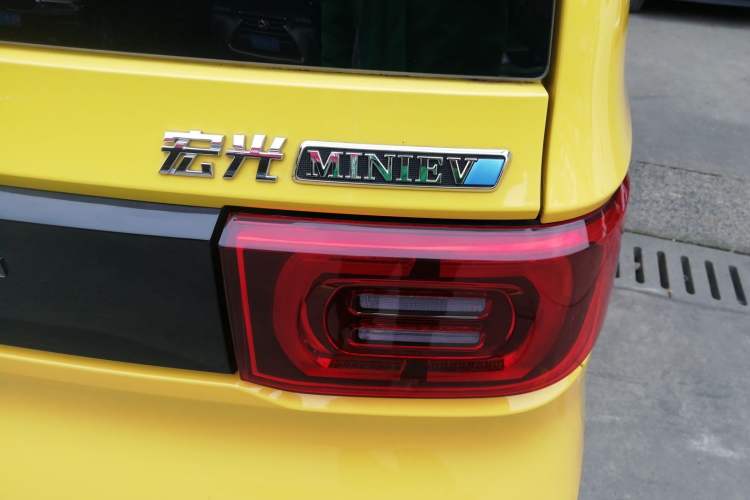 Used Wuling Hongguang MINIEV 2021 Macaron Premium Model – Lithium Iron Phosphate