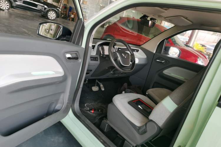 Used Wuling Hongguang MINIEV 2021 Macaron Premium Model – Lithium Iron Phosphate
