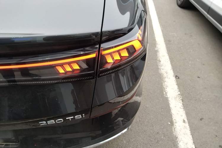 Used Volkswagen Lamando 2023 Lavida L 280TSI DSG Cool & Spicy Edition