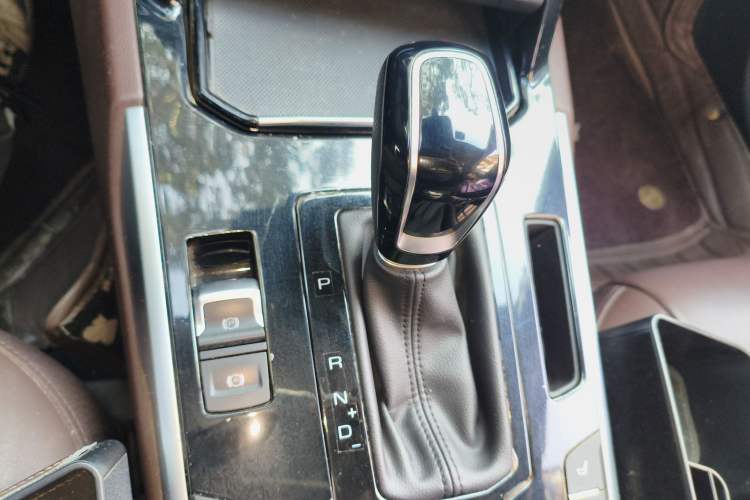 Used Wey VV7 2017 2.0T Flagship Edition
