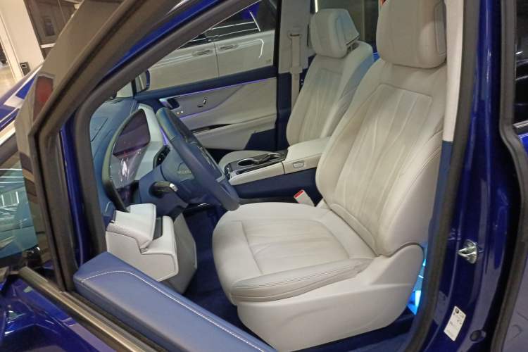 Used Buick GL8 New Energy 2024 Lu Zun Luxury Edition 6-Seater
