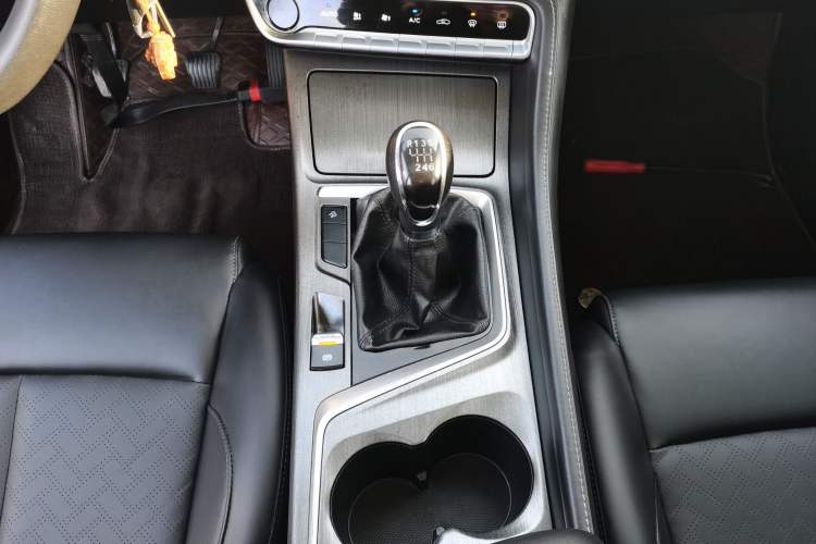 Used Changan CS55PLUS 2020 1.5T Manual Colorful Model
