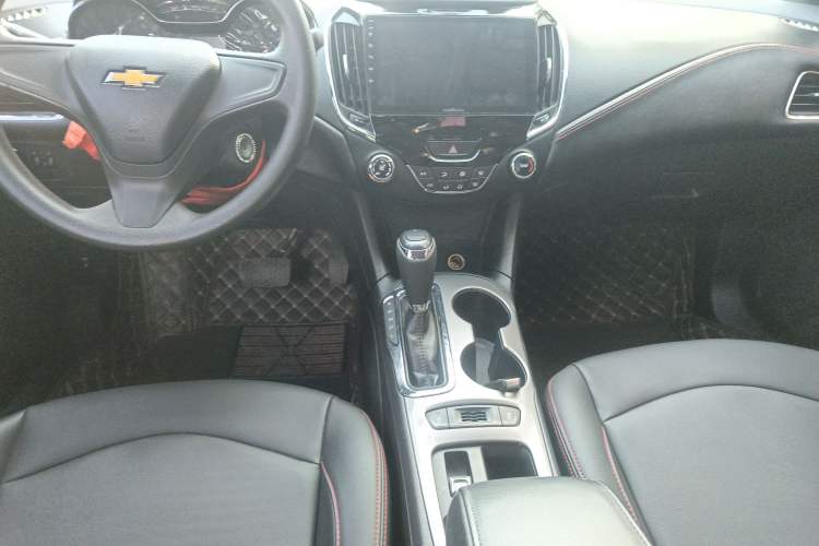 Used Chevrolet Cruze 2018 320 Automatic Pioneer Sunroof Edition
