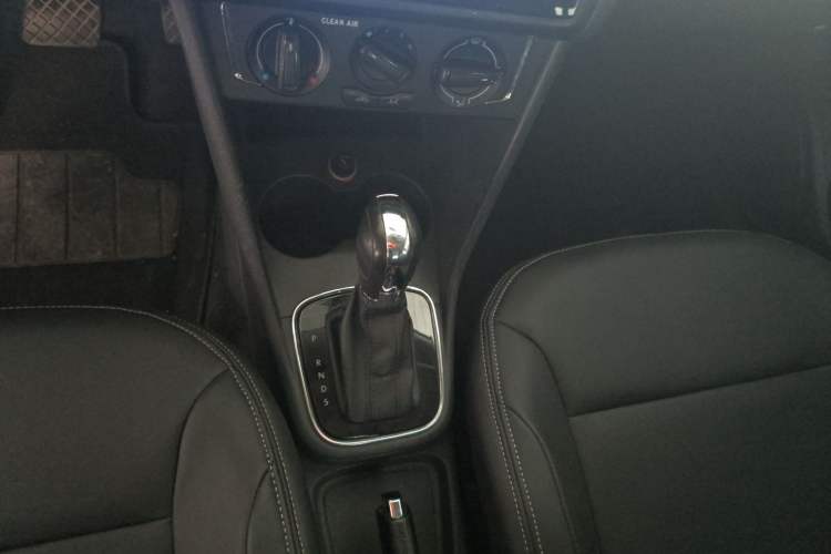 Used Volkswagen Polo 2016 1.6L Automatic Comfort Model
