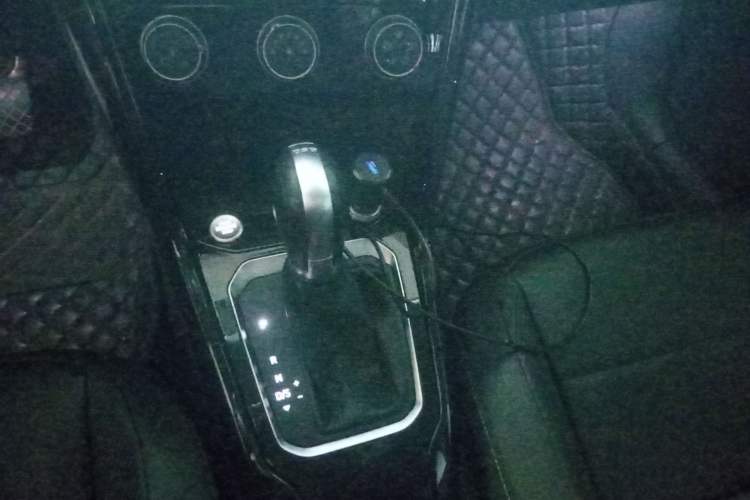 Used Volkswagen T-ROC 2018 280TSI DSG Two-Wheel-Drive Comfort Version China V Standard
