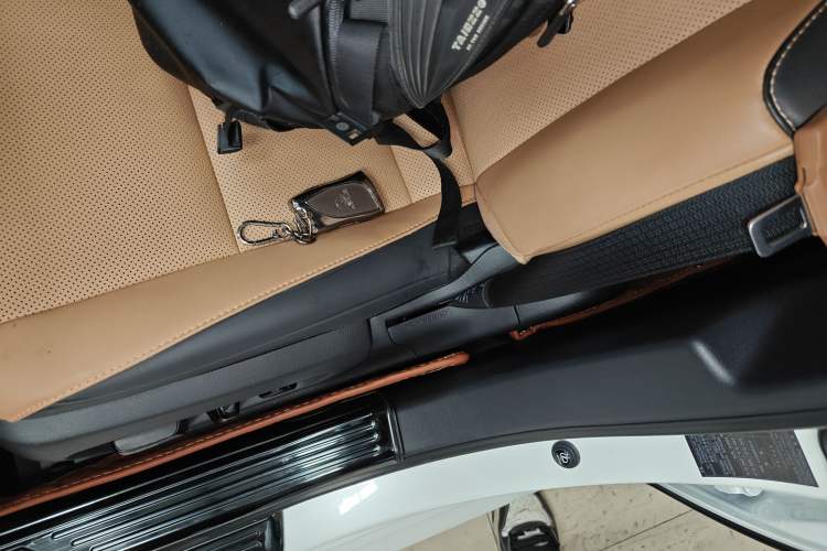 Used Lexus ES 2025 300h Deluxe Edition
