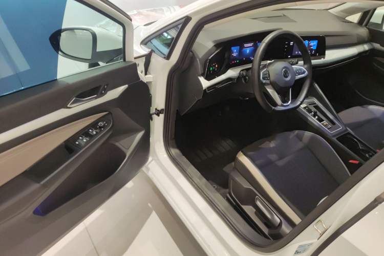 Used Volkswagen Golf 2023 Facelift 280TSI DSG Pro
