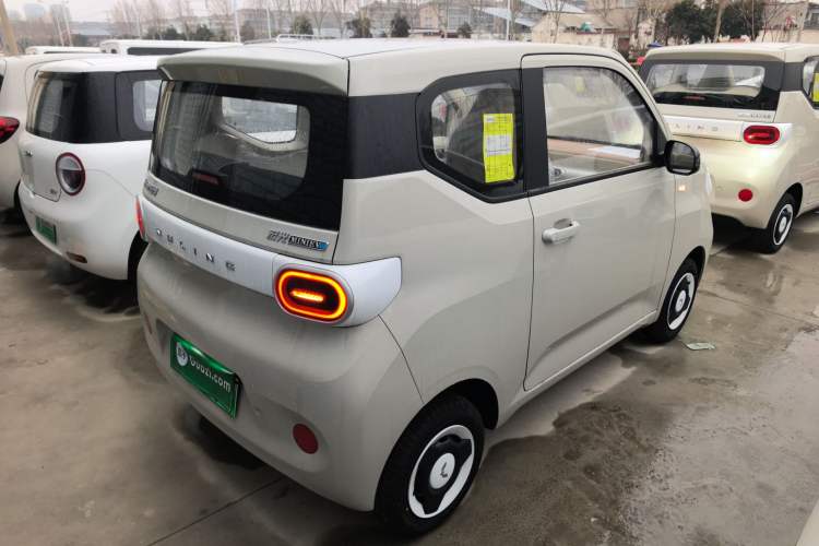 Used Wuling Hongguang MINIEV 2024 3rd Generation 215km Youth Edition