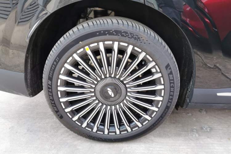 Used Chery T11 2026 Model 220 All-Wheel Drive Dual IMAX Theater Edition