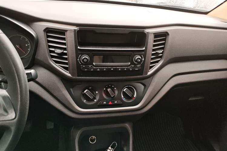 Used Wuling Hongguang V 2019 1.5L Enjoyment Version China VI LAR