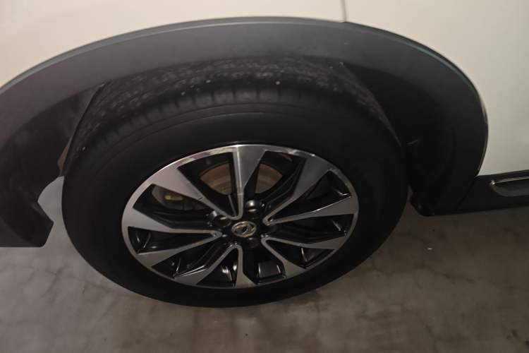 Used Dongfeng Fengdu MX5 2016 2.0L Automatic Flagship Edition
