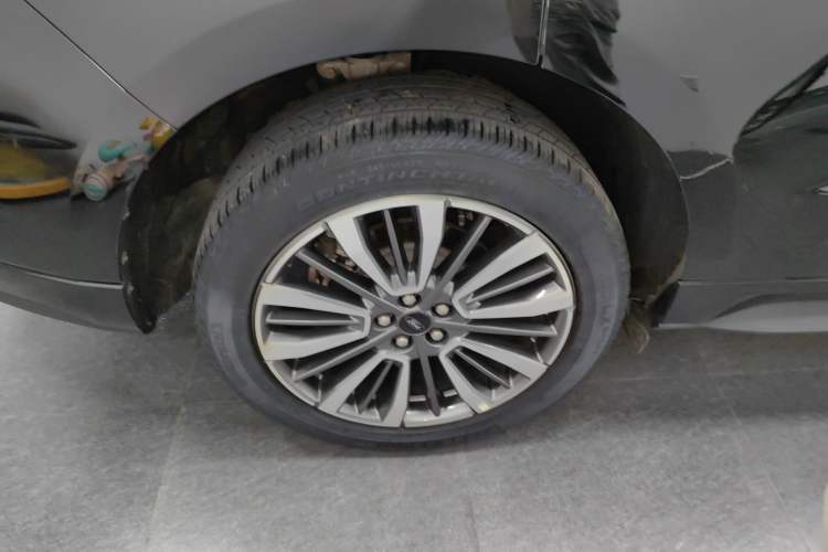 Used Ford Edge 2021 PLUS EcoBoost 245 Two-Wheel-Drive Titanium 7-Seater
