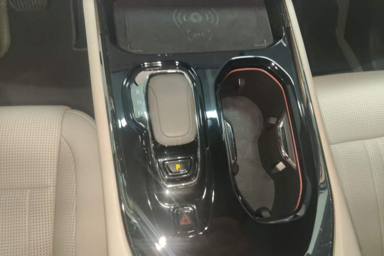 Used Zeekr 009 2022 WE Edition
