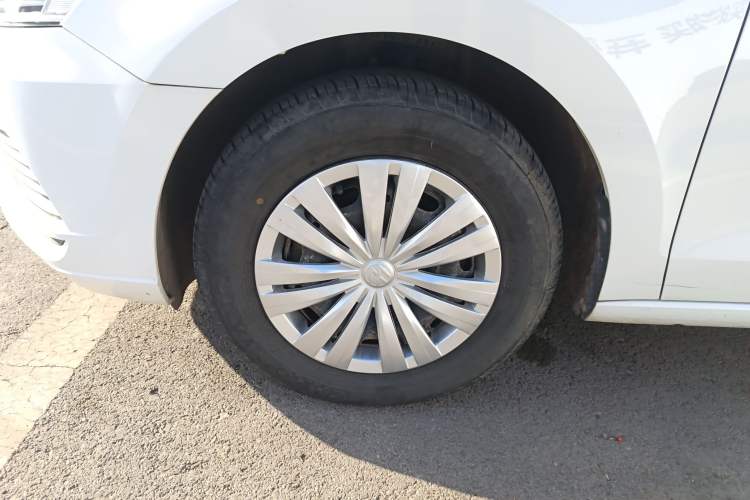 Used Volkswagen Jetta 2017 1.5L Manual Fashion Edition