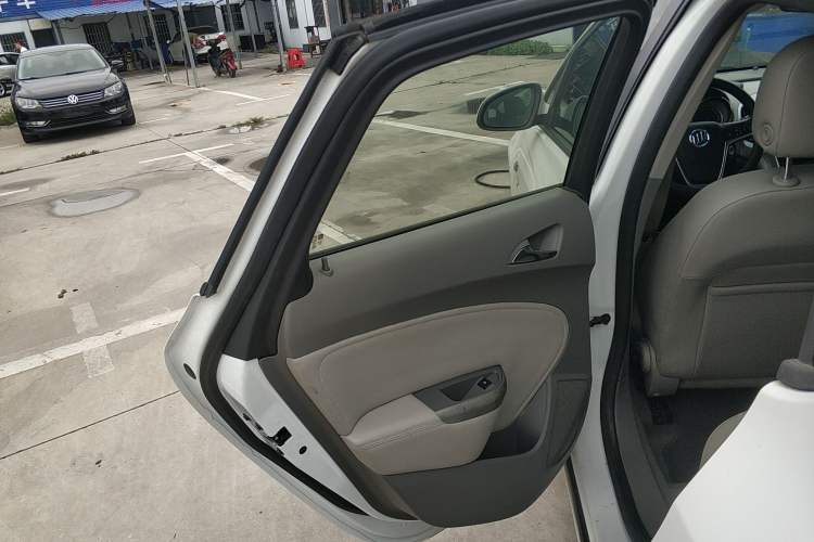 Used Buick GT 2014 XT 1.6L Manual Entry-Level Model
