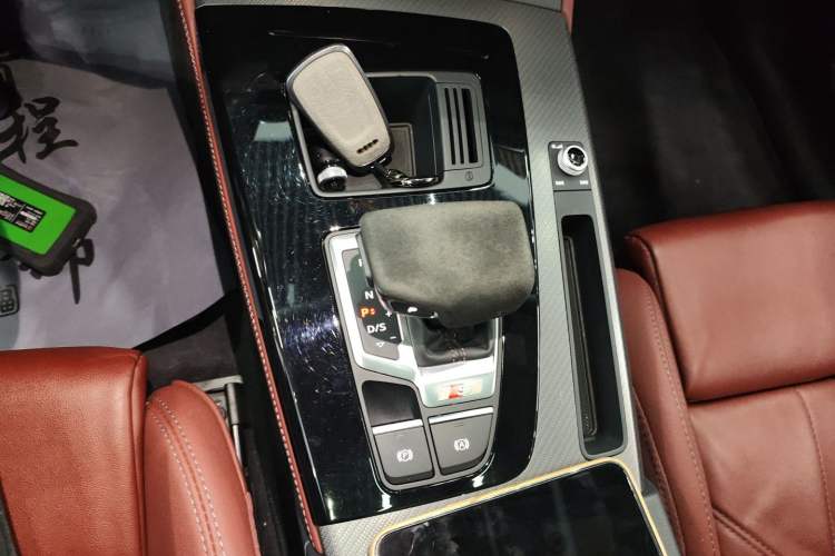 Used Audi Q5L 2022 40T Fashionable and Dynamic Model
