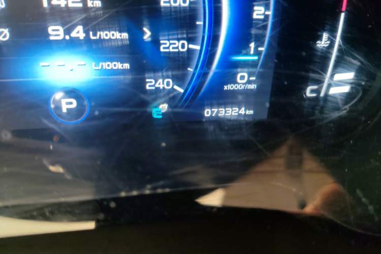 Used Geely Auto Emgrand X7 Sport 2020 1.8TD DCT Two-Wheel Drive Smart Connect 4G-Enabled Version
