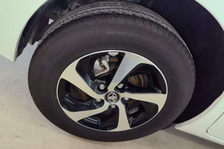 Used Toyota Levin 2017 Revised Dual-Engine 1.8H GS E-CVT Elite Sunroof Version China V Standard